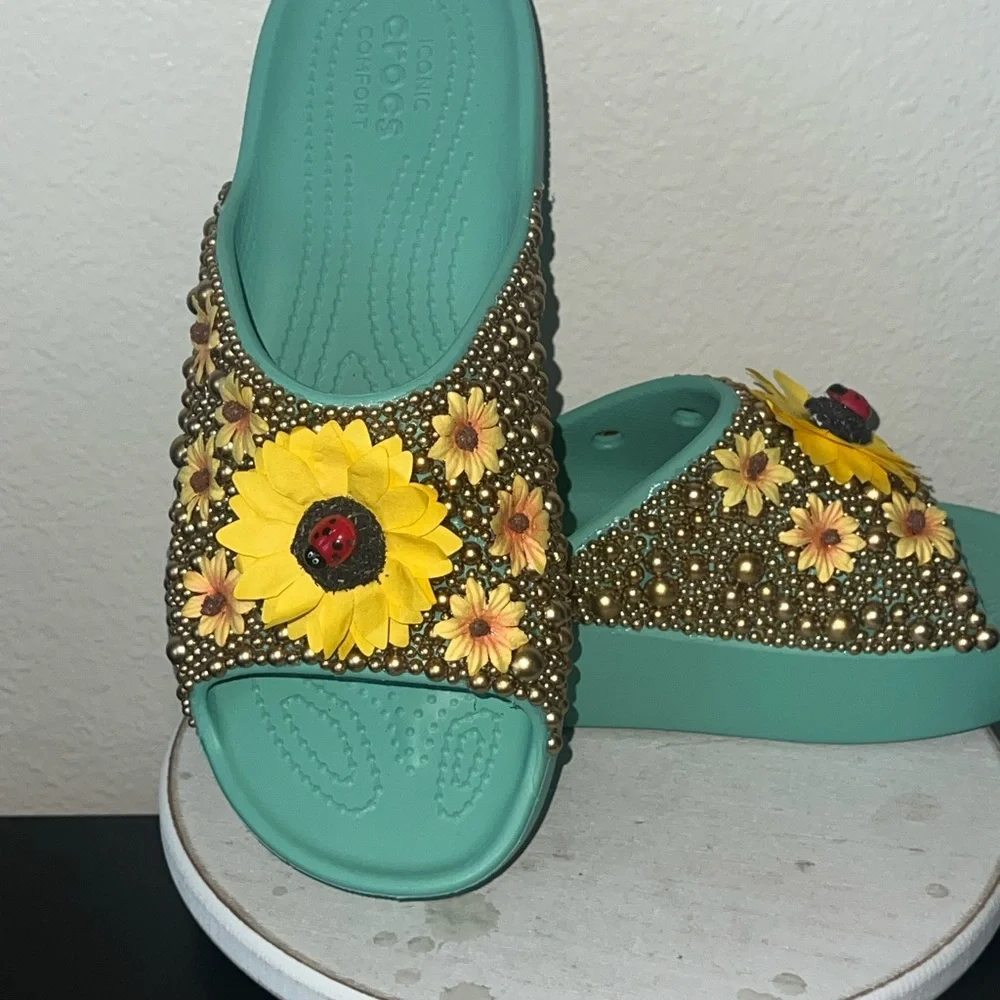 CROCS size platform